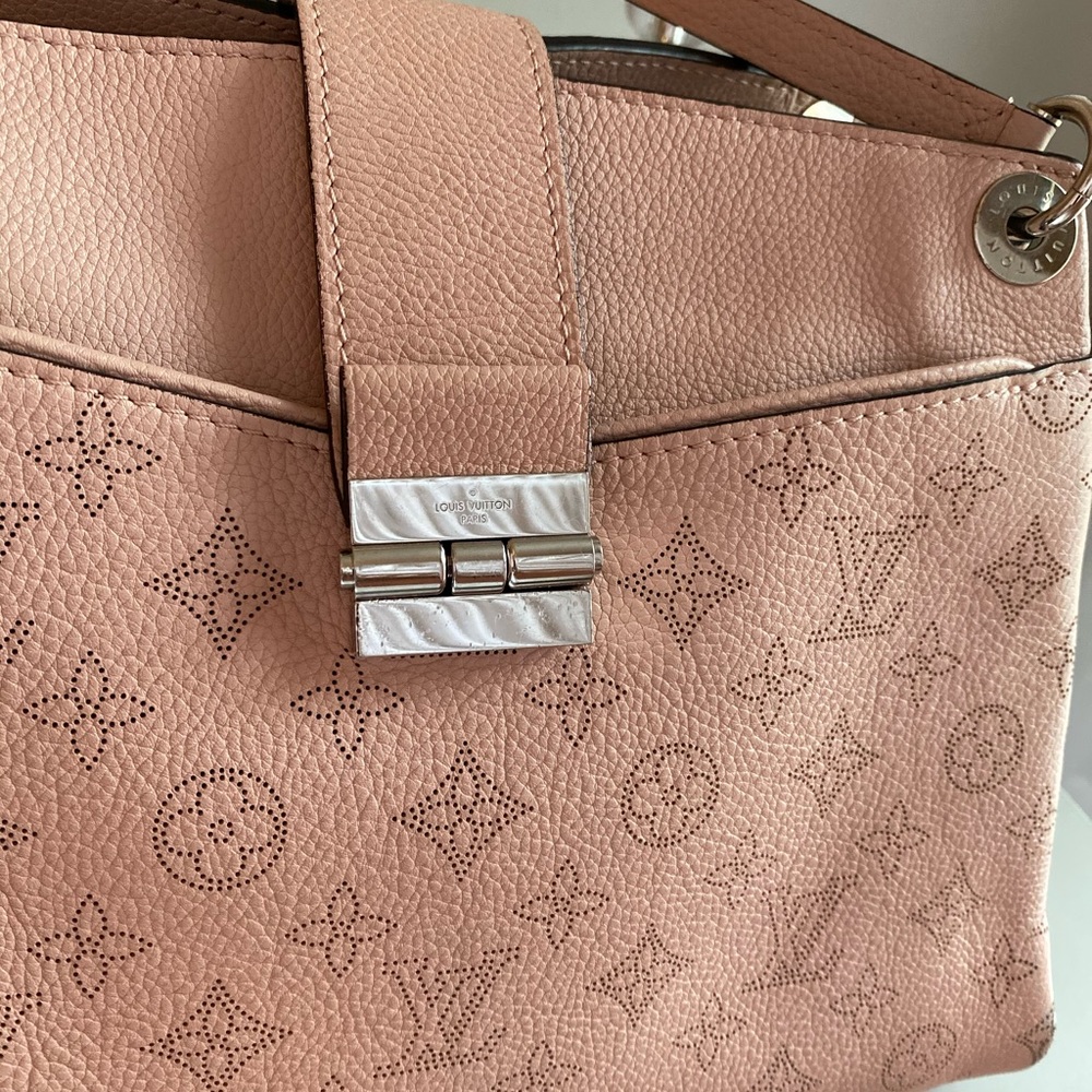 Louis Vuitton 🌸Magnolia Sevres Mahina bag🌸 - Picture 8 of 10